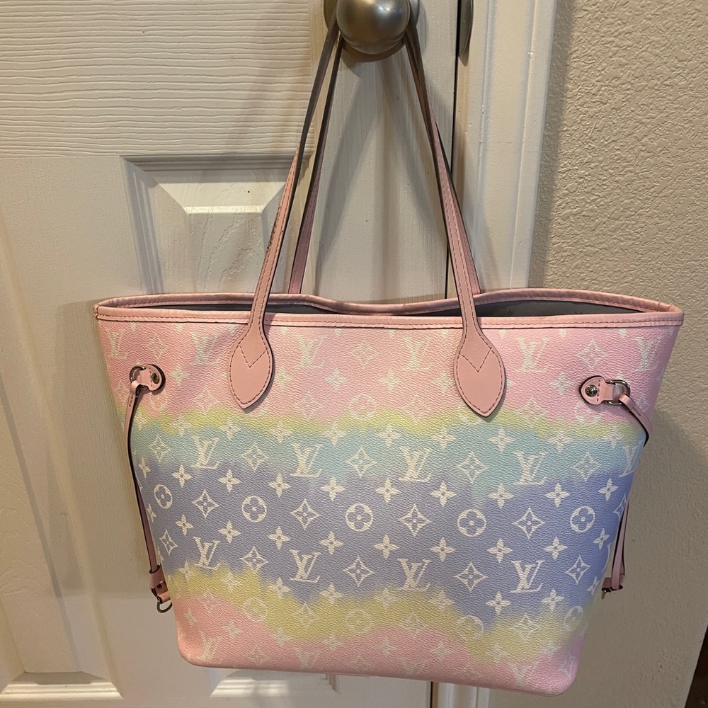 Louis Vuitton neverfull MM Escale